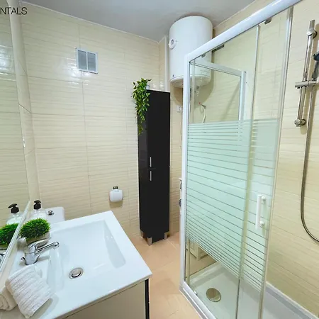 Sterling & Fair - Seaside Apartment La Pineda